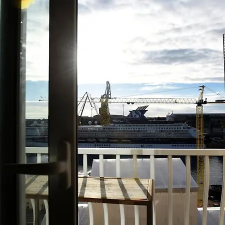 Apartment Harbour View With Terrace Sleep Up To 4