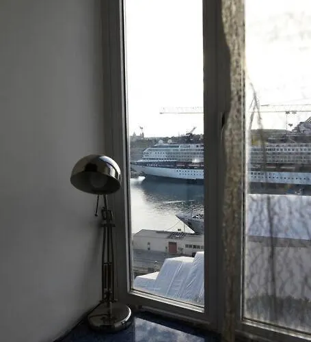 Harbour View With Terrace Sleep Up To 4 *